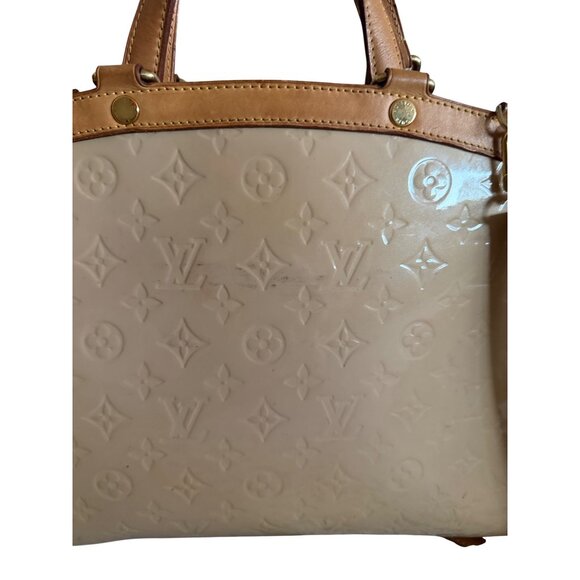 LOUIS VUITTON Beige Poudre Monogram Vernis Brea MM Bag - Picture 16 of 16